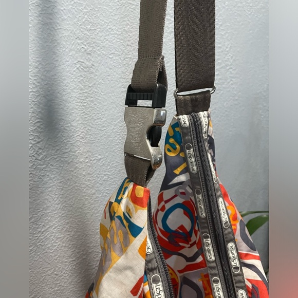 2008 LeSportSac Large Crescent Sling Bag - Picture 6 of 8